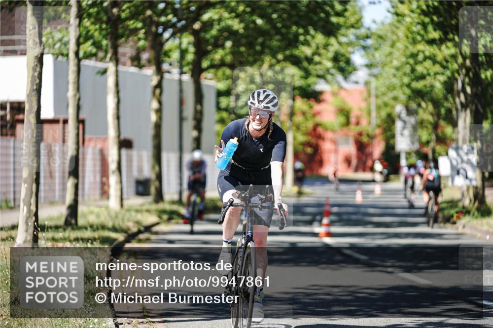 09.08.2026 - GEWOBA Citytriathlon Bremen Michael Burmester http://msf.ph/oto/9947861 09.08.2026 12:26:29 Radfahren 621, 674, 766, 767, 842, 908, 985, 1127, 1131 meine-sportfotos.de