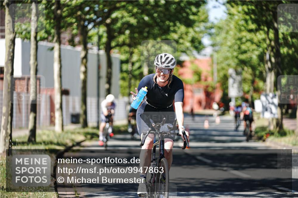 09.08.2026 - GEWOBA Citytriathlon Bremen Michael Burmester http://msf.ph/oto/9947863 09.08.2026 12:26:29 Radfahren 621, 674, 766, 767, 842, 908, 985, 1127, 1131 meine-sportfotos.de