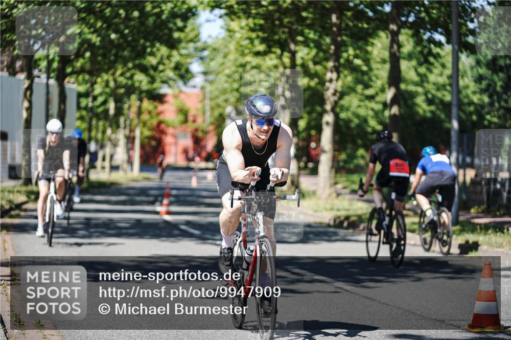 09.08.2026 - GEWOBA Citytriathlon Bremen Michael Burmester http://msf.ph/oto/9947909 09.08.2026 12:27:04 Radfahren 588, 607, 633, 813, 822, 856, 958, 962, 1103 meine-sportfotos.de