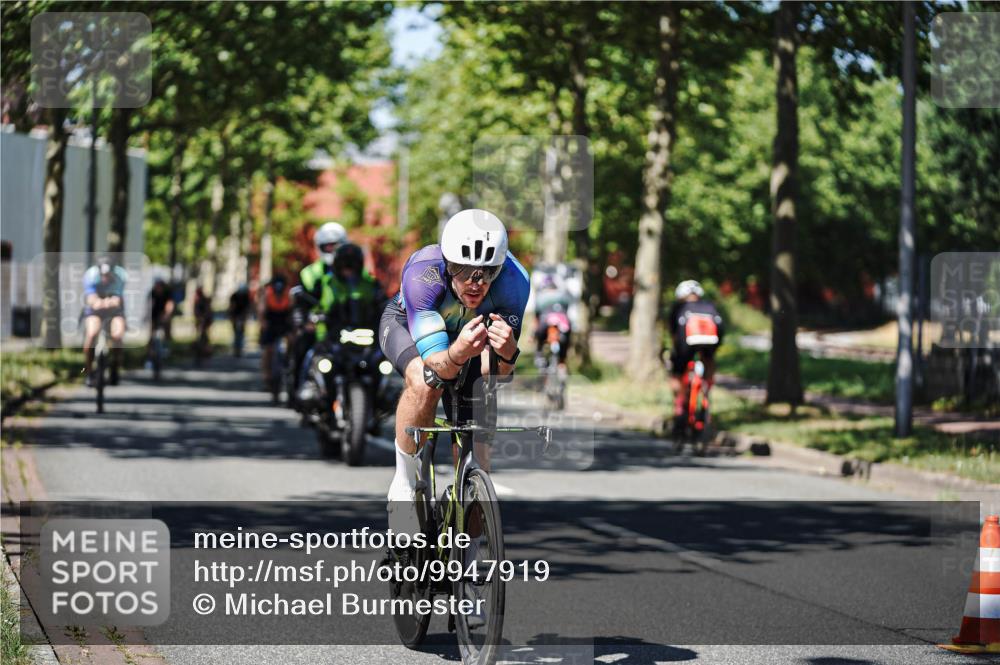 09.08.2026 - GEWOBA Citytriathlon Bremen Michael Burmester http://msf.ph/oto/9947919 09.08.2026 12:27:25 Radfahren 587, 597, 630, 669, 712, 732, 881 meine-sportfotos.de