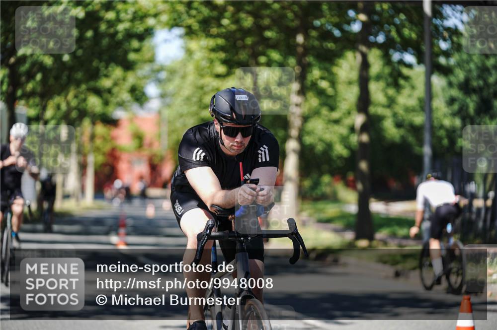 09.08.2026 - GEWOBA Citytriathlon Bremen Michael Burmester http://msf.ph/oto/9948008 09.08.2026 12:28:40 Radfahren 610, 619, 652, 658, 698, 719, 795 meine-sportfotos.de