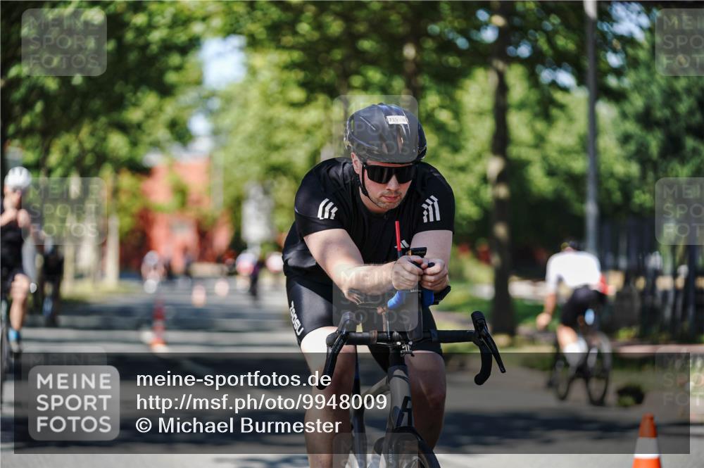 09.08.2026 - GEWOBA Citytriathlon Bremen Michael Burmester http://msf.ph/oto/9948009 09.08.2026 12:28:40 Radfahren 610, 619, 652, 658, 698, 719, 795 meine-sportfotos.de