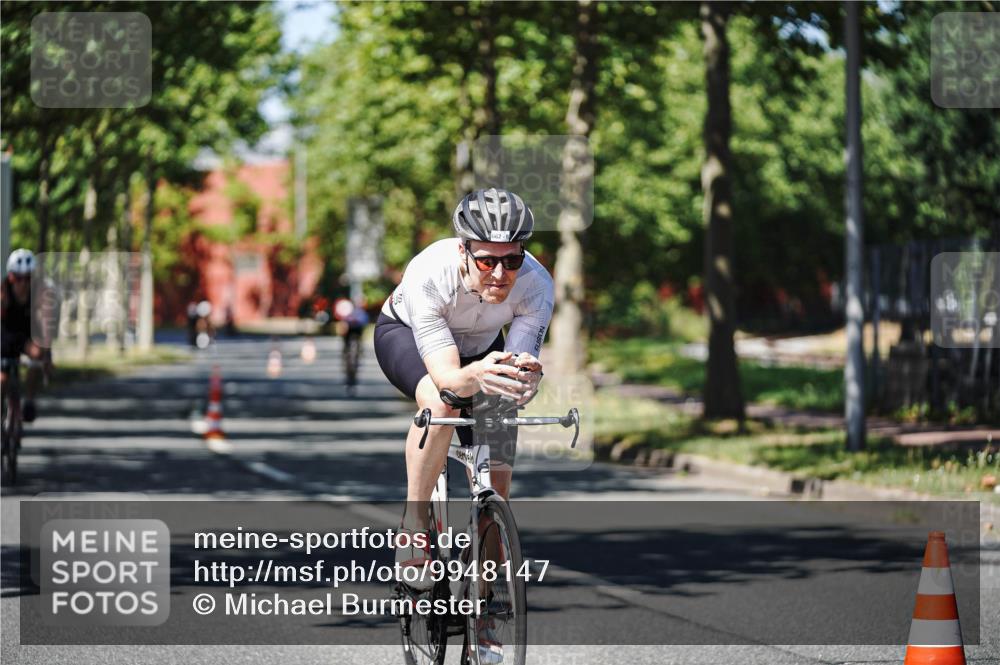 09.08.2026 - GEWOBA Citytriathlon Bremen Michael Burmester http://msf.ph/oto/9948147 09.08.2026 12:30:50 Radfahren 547, 662, 946, 1019 meine-sportfotos.de