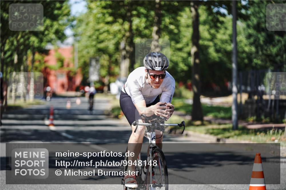 09.08.2026 - GEWOBA Citytriathlon Bremen Michael Burmester http://msf.ph/oto/9948148 09.08.2026 12:30:50 Radfahren 547, 662, 946, 1019 meine-sportfotos.de