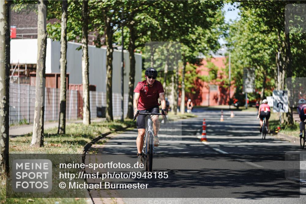 09.08.2026 - GEWOBA Citytriathlon Bremen Michael Burmester http://msf.ph/oto/9948185 09.08.2026 12:31:23 Radfahren 561, 589, 592, 645, 646, 685, 686, 710, 775, 793, 909, 1101, 1150 meine-sportfotos.de