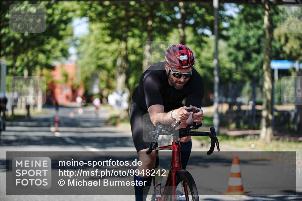 09.08.2026 - GEWOBA Citytriathlon Bremen Michael Burmester http://msf.ph/oto/9948242 09.08.2026 12:32:29 Radfahren 590, 594, 680, 765, 874, 1006 meine-sportfotos.de