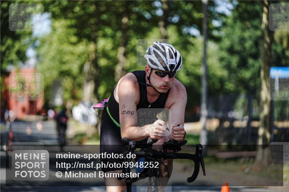09.08.2026 - GEWOBA Citytriathlon Bremen Michael Burmester http://msf.ph/oto/9948252 09.08.2026 12:32:39 Radfahren 590, 594, 874, 921, 983, 1008 meine-sportfotos.de