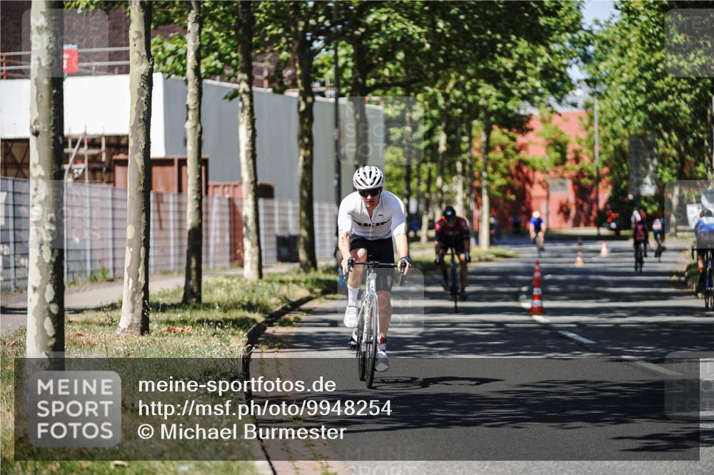 09.08.2026 - GEWOBA Citytriathlon Bremen Michael Burmester http://msf.ph/oto/9948254 09.08.2026 12:32:46 Radfahren 636, 875, 921, 983, 1008, 1137 meine-sportfotos.de
