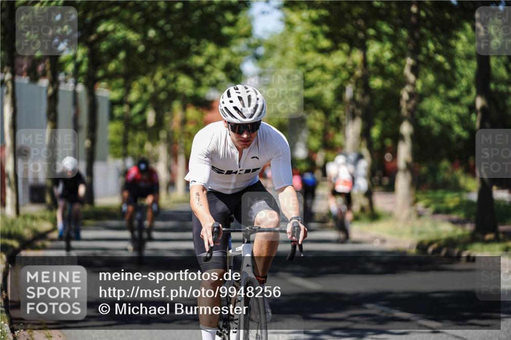 09.08.2026 - GEWOBA Citytriathlon Bremen Michael Burmester http://msf.ph/oto/9948256 09.08.2026 12:32:47 Radfahren 636, 875, 921, 983, 1008, 1137 meine-sportfotos.de