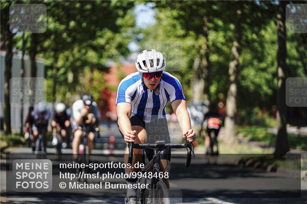 09.08.2026 - GEWOBA Citytriathlon Bremen Michael Burmester http://msf.ph/oto/9948468 09.08.2026 12:36:12 Radfahren 560, 562, 564, 565, 682, 737, 781, 901, 918, 948, 981, 1110, 1119, 1139 meine-sportfotos.de