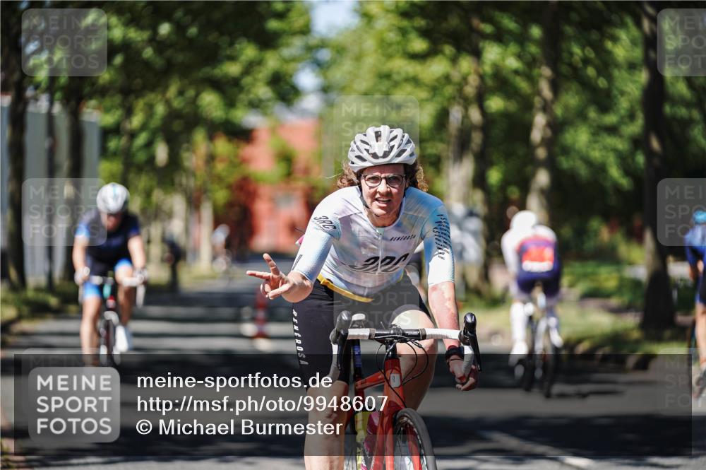 09.08.2026 - GEWOBA Citytriathlon Bremen Michael Burmester http://msf.ph/oto/9948607 09.08.2026 12:38:01 Radfahren 559, 571, 687, 763, 806, 897, 911, 960, 1017, 1113, 1114 meine-sportfotos.de