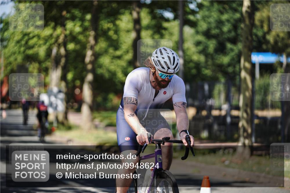 09.08.2026 - GEWOBA Citytriathlon Bremen Michael Burmester http://msf.ph/oto/9948624 09.08.2026 12:38:16 Radfahren 570, 596, 603, 672, 762, 806, 886, 911, 960 meine-sportfotos.de