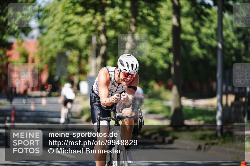 09.08.2026 - GEWOBA Citytriathlon Bremen Michael Burmester http://msf.ph/oto/9948829 09.08.2026 12:41:19 Radfahren 548, 702, 711, 858, 982, 1020 meine-sportfotos.de