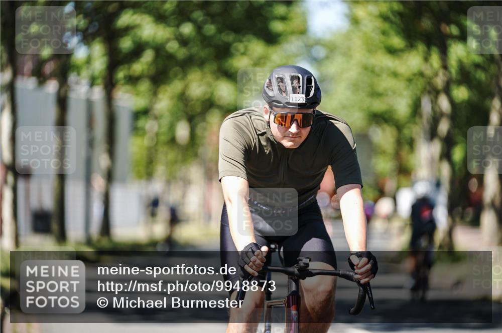 09.08.2026 - GEWOBA Citytriathlon Bremen Michael Burmester http://msf.ph/oto/9948873 09.08.2026 12:41:52 Radfahren 578, 684, 718, 731, 766, 873, 1121, 1123 meine-sportfotos.de