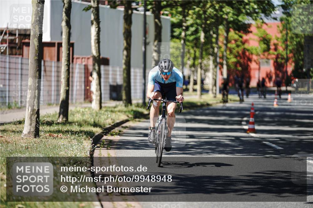 09.08.2026 - GEWOBA Citytriathlon Bremen Michael Burmester http://msf.ph/oto/9948948 09.08.2026 12:43:05 Radfahren 543, 588, 649, 785, 859, 1010 meine-sportfotos.de