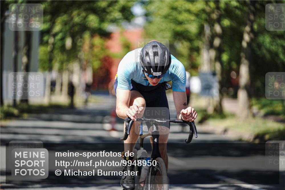 09.08.2026 - GEWOBA Citytriathlon Bremen Michael Burmester http://msf.ph/oto/9948950 09.08.2026 12:43:06 Radfahren 543, 588, 649, 859, 887, 945, 996, 1010 meine-sportfotos.de