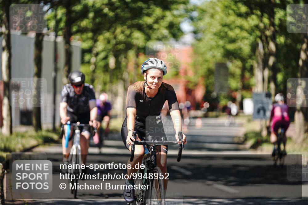 09.08.2026 - GEWOBA Citytriathlon Bremen Michael Burmester http://msf.ph/oto/9948952 09.08.2026 12:43:12 Radfahren 543, 558, 588, 649, 674, 859, 887, 945, 991, 996, 1010 meine-sportfotos.de