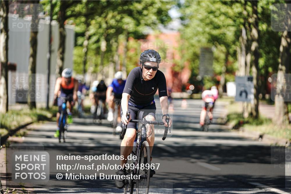 09.08.2026 - GEWOBA Citytriathlon Bremen Michael Burmester http://msf.ph/oto/9948967 09.08.2026 12:43:19 Radfahren 546, 558, 621, 674, 700, 732, 859, 887, 898, 944, 945, 989, 991, 996, 1105, 1108 meine-sportfotos.de
