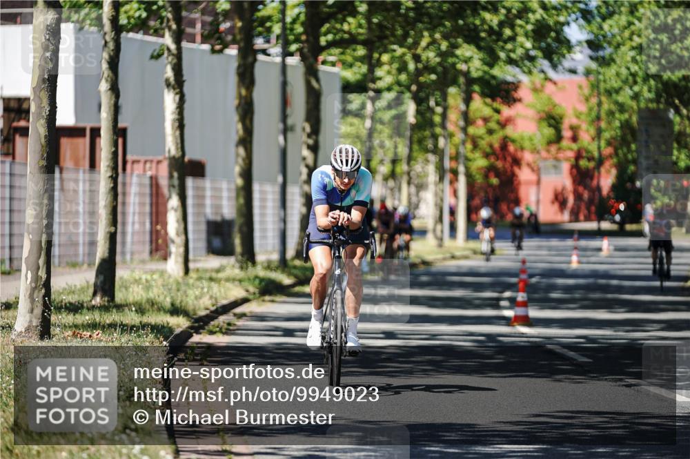 09.08.2026 - GEWOBA Citytriathlon Bremen Michael Burmester http://msf.ph/oto/9949023 09.08.2026 12:44:08 Radfahren 614, 660, 661, 891, 951, 957, 974 meine-sportfotos.de