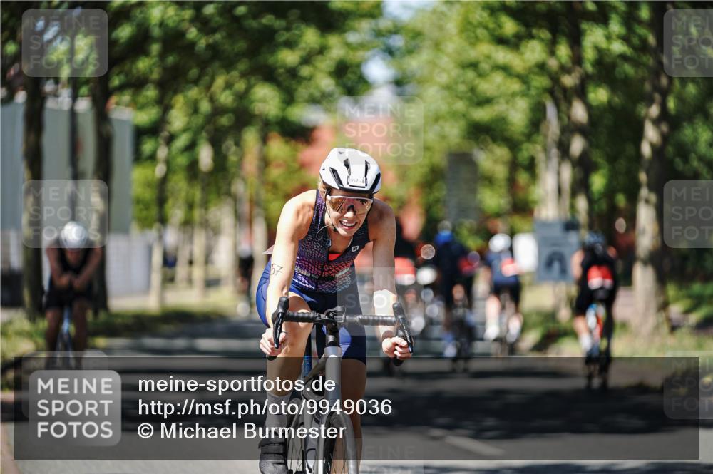 09.08.2026 - GEWOBA Citytriathlon Bremen Michael Burmester http://msf.ph/oto/9949036 09.08.2026 12:44:15 Radfahren 587, 614, 658, 660, 661, 714, 854, 891, 957, 974 meine-sportfotos.de
