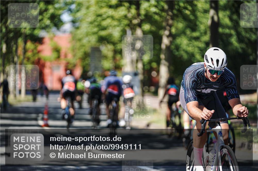 09.08.2026 - GEWOBA Citytriathlon Bremen Michael Burmester http://msf.ph/oto/9949111 09.08.2026 12:45:08 Radfahren 549, 556, 597, 607, 610, 631, 666, 676, 690, 813, 831, 843, 853, 862, 985, 1128 meine-sportfotos.de
