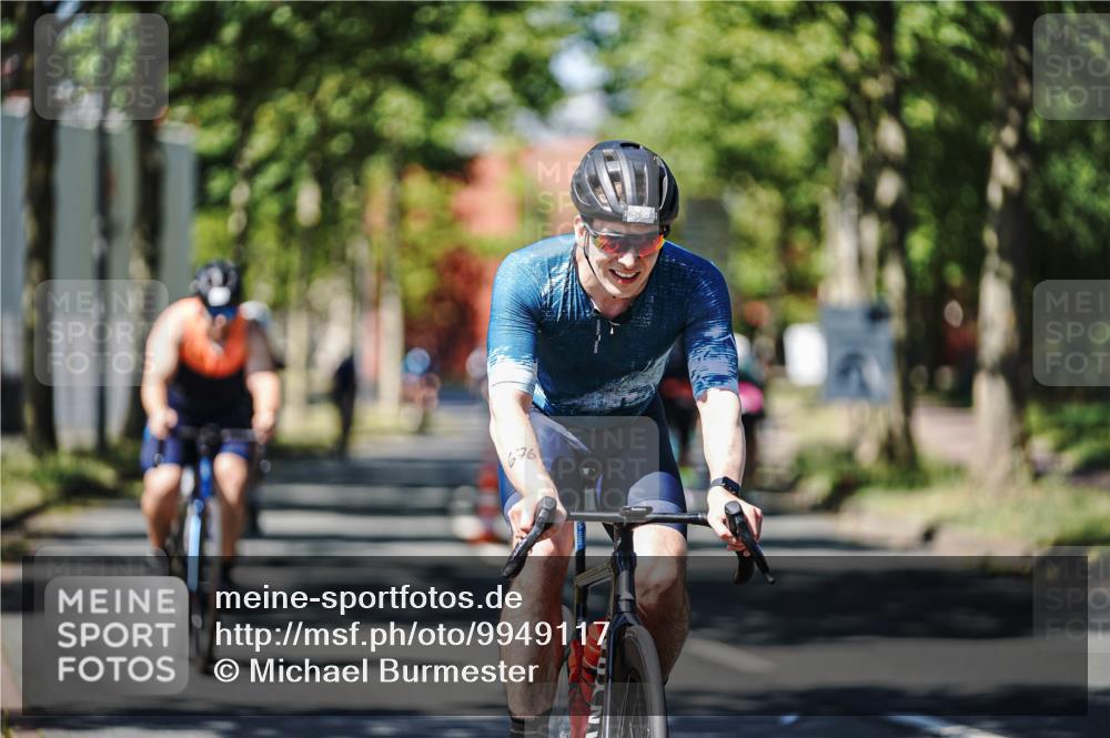 09.08.2026 - GEWOBA Citytriathlon Bremen Michael Burmester http://msf.ph/oto/9949117 09.08.2026 12:45:10 Radfahren 549, 556, 597, 607, 610, 631, 676, 690, 843, 853, 862, 878, 985, 997, 1128, 1157 meine-sportfotos.de
