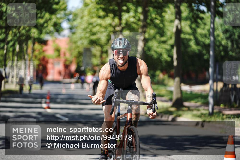 09.08.2026 - GEWOBA Citytriathlon Bremen Michael Burmester http://msf.ph/oto/9949178 09.08.2026 12:46:05 Radfahren 691, 698, 703, 746, 775, 899, 913, 962, 1002, 1007 meine-sportfotos.de