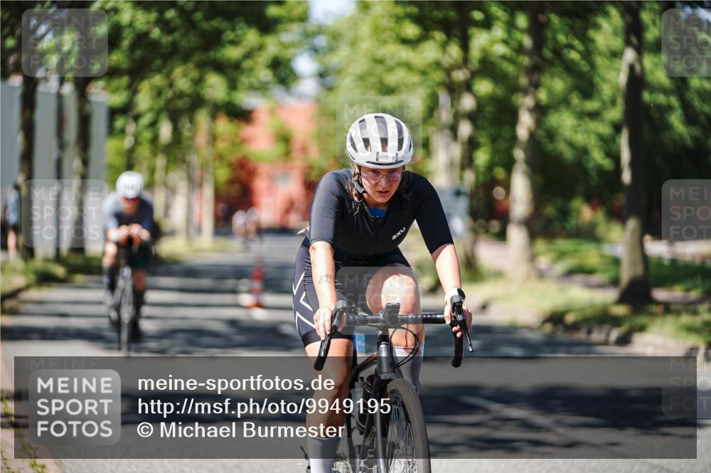 09.08.2026 - GEWOBA Citytriathlon Bremen Michael Burmester http://msf.ph/oto/9949195 09.08.2026 12:46:12 Radfahren 698, 703, 746, 775, 899, 917, 1002 meine-sportfotos.de