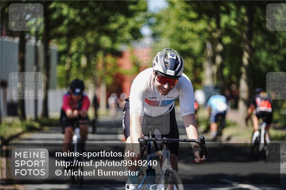 09.08.2026 - GEWOBA Citytriathlon Bremen Michael Burmester http://msf.ph/oto/9949240 09.08.2026 12:47:20 Radfahren 540, 554, 646, 662, 721, 793, 825, 969 meine-sportfotos.de