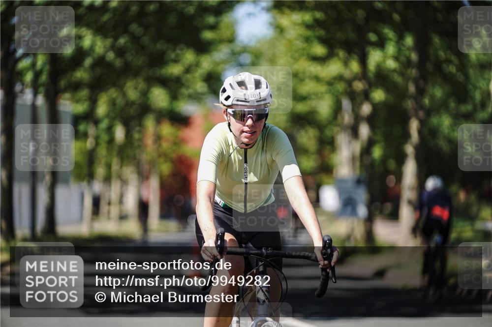 09.08.2026 - GEWOBA Citytriathlon Bremen Michael Burmester http://msf.ph/oto/9949282 09.08.2026 12:47:53 Radfahren 618, 642, 719, 735, 904, 1103 meine-sportfotos.de