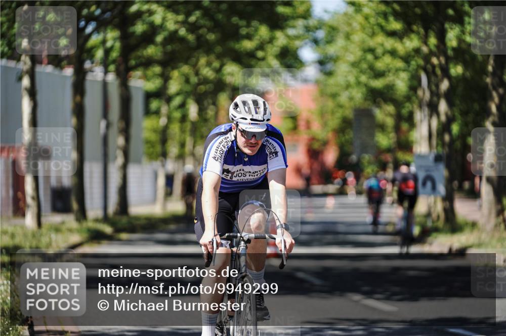09.08.2026 - GEWOBA Citytriathlon Bremen Michael Burmester http://msf.ph/oto/9949299 09.08.2026 12:48:09 Radfahren 547, 563, 683, 688, 811, 883, 955, 1103, 1116 meine-sportfotos.de
