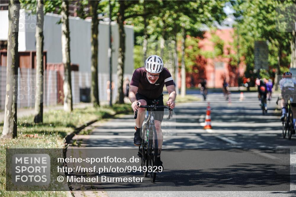 09.08.2026 - GEWOBA Citytriathlon Bremen Michael Burmester http://msf.ph/oto/9949329 09.08.2026 12:48:44 Radfahren 544, 561, 645, 685, 769, 795, 824, 882, 959 meine-sportfotos.de