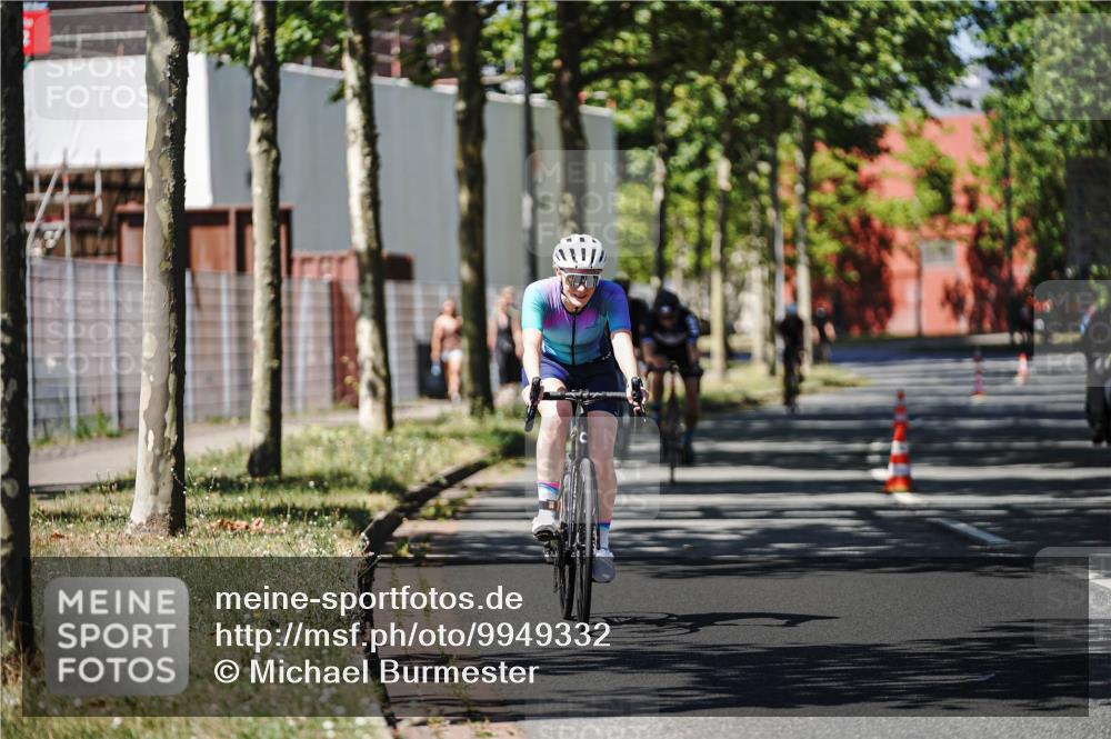 09.08.2026 - GEWOBA Citytriathlon Bremen Michael Burmester http://msf.ph/oto/9949332 09.08.2026 12:48:50 Radfahren 544, 592, 641, 685, 824, 882, 959, 1149 meine-sportfotos.de