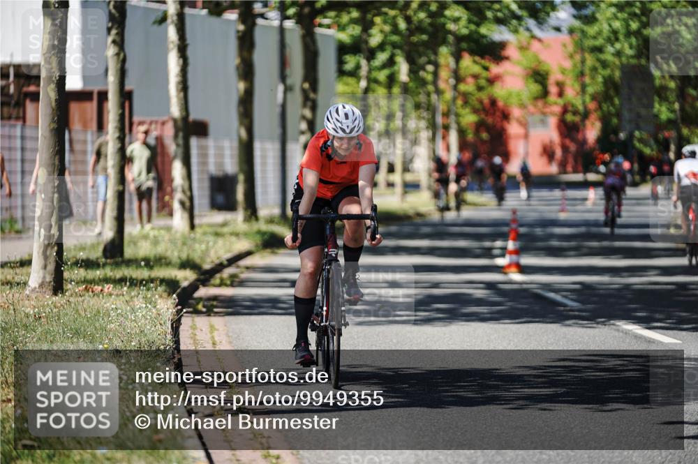 09.08.2026 - GEWOBA Citytriathlon Bremen Michael Burmester http://msf.ph/oto/9949355 09.08.2026 12:49:10 Radfahren 647, 724, 765, 905, 999, 1141 meine-sportfotos.de
