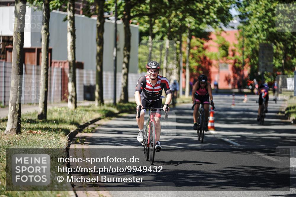 09.08.2026 - GEWOBA Citytriathlon Bremen Michael Burmester http://msf.ph/oto/9949432 09.08.2026 12:50:17 Radfahren 557, 589, 686, 875, 947, 964, 1145 meine-sportfotos.de