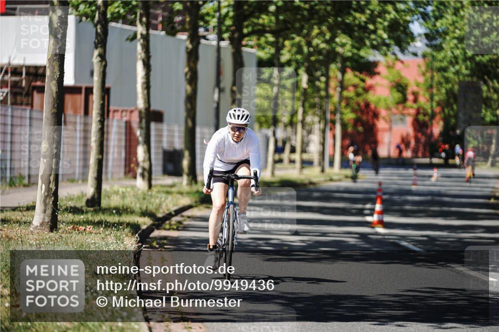 09.08.2026 - GEWOBA Citytriathlon Bremen Michael Burmester http://msf.ph/oto/9949436 09.08.2026 12:50:23 Radfahren 589, 947, 964, 1145 meine-sportfotos.de