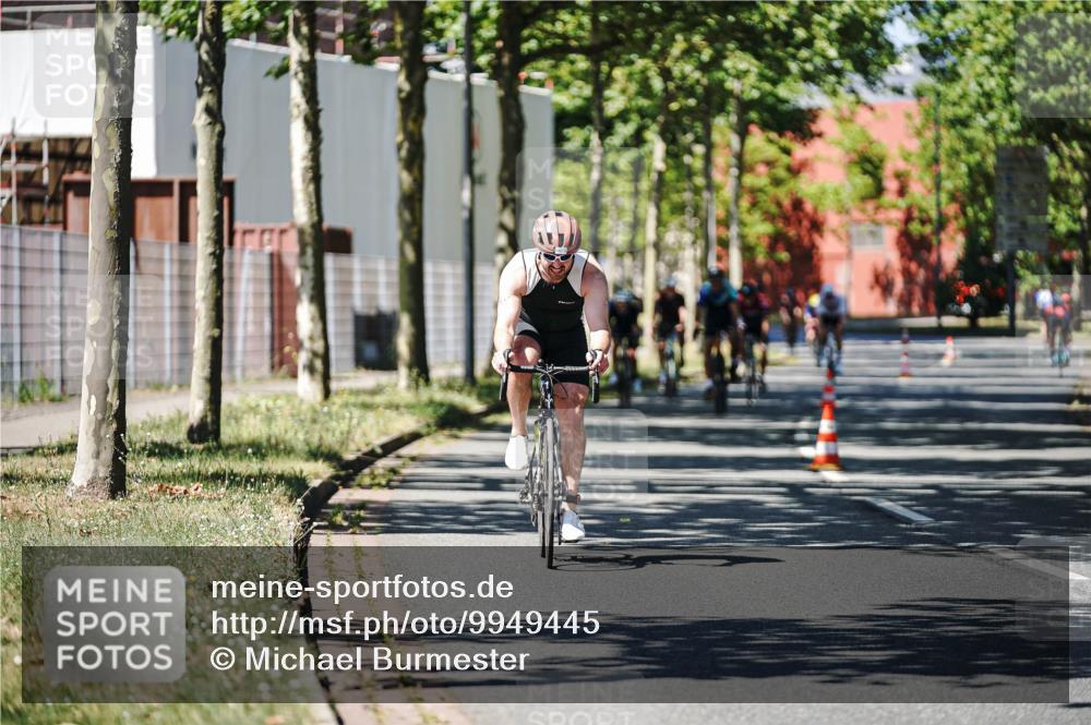 09.08.2026 - GEWOBA Citytriathlon Bremen Michael Burmester http://msf.ph/oto/9949445 09.08.2026 12:50:36 Radfahren 594, 648, 730, 737, 794, 993, 1137, 1158 meine-sportfotos.de