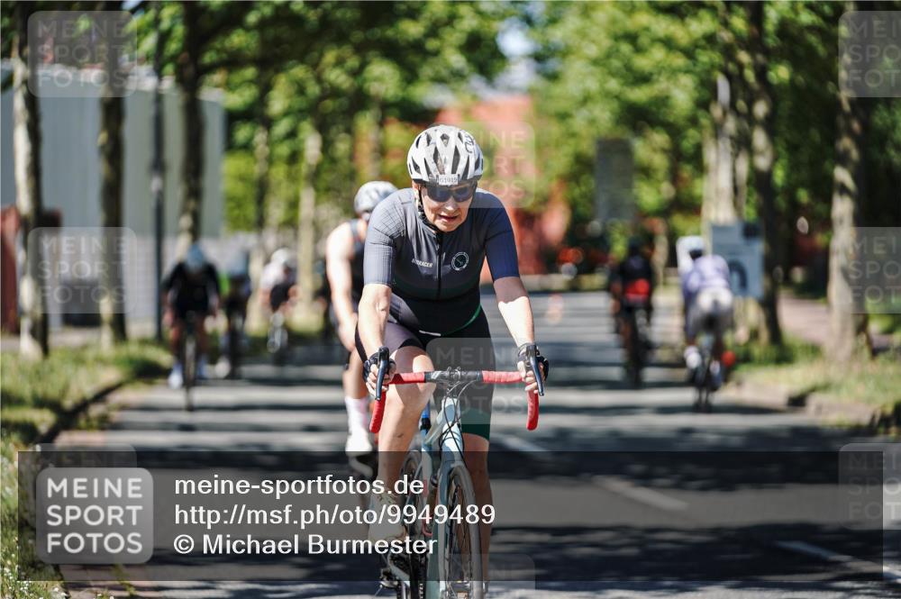 09.08.2026 - GEWOBA Citytriathlon Bremen Michael Burmester http://msf.ph/oto/9949489 09.08.2026 12:51:28 Radfahren 560, 562, 595, 756, 880, 1019, 1110 meine-sportfotos.de