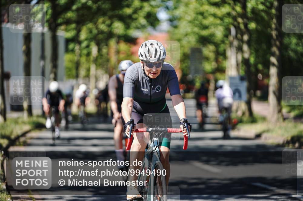 09.08.2026 - GEWOBA Citytriathlon Bremen Michael Burmester http://msf.ph/oto/9949490 09.08.2026 12:51:28 Radfahren 560, 562, 595, 756, 880, 1019, 1110 meine-sportfotos.de