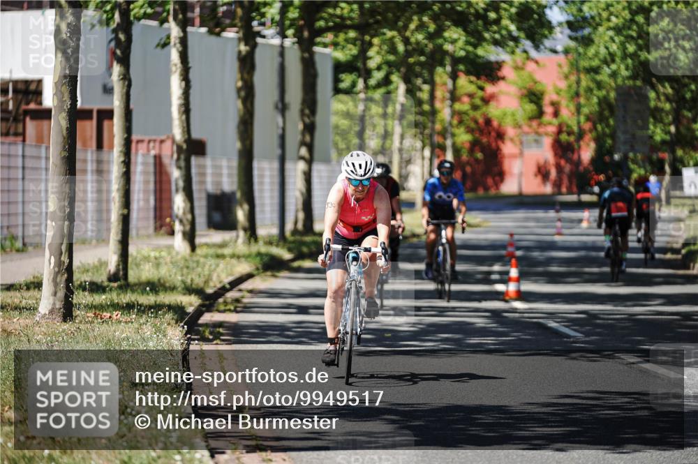 09.08.2026 - GEWOBA Citytriathlon Bremen Michael Burmester http://msf.ph/oto/9949517 09.08.2026 12:51:54 Radfahren 545, 582, 615, 867, 990, 1013, 1143 meine-sportfotos.de