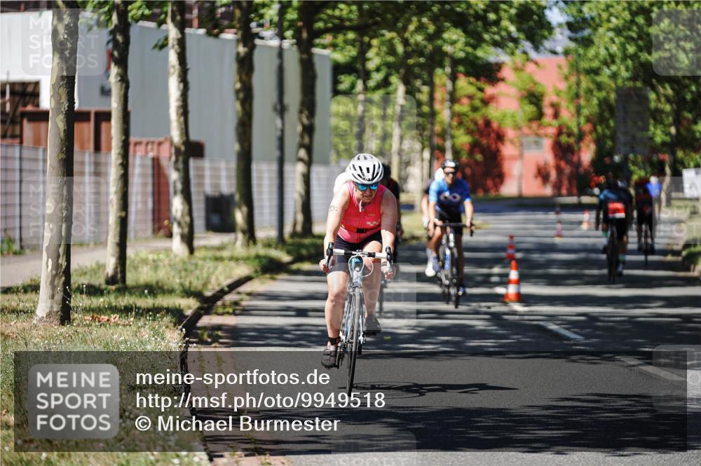 09.08.2026 - GEWOBA Citytriathlon Bremen Michael Burmester http://msf.ph/oto/9949518 09.08.2026 12:51:55 Radfahren 545, 582, 615, 820, 867, 990, 1013, 1143 meine-sportfotos.de