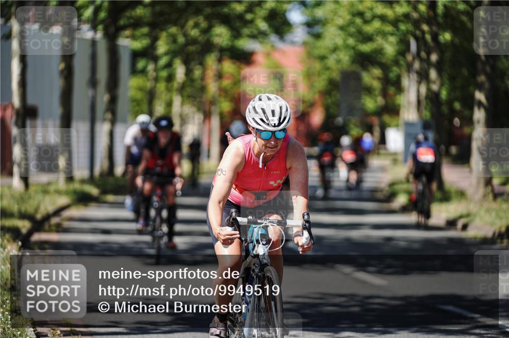 09.08.2026 - GEWOBA Citytriathlon Bremen Michael Burmester http://msf.ph/oto/9949519 09.08.2026 12:51:56 Radfahren 545, 582, 615, 820, 867, 990, 1013, 1143 meine-sportfotos.de
