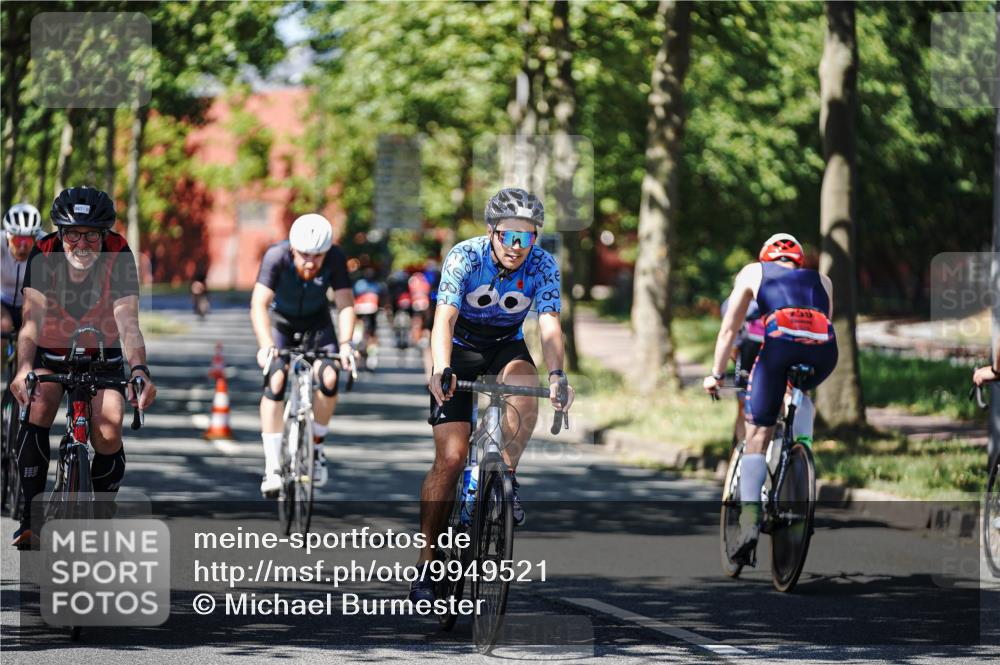 09.08.2026 - GEWOBA Citytriathlon Bremen Michael Burmester http://msf.ph/oto/9949521 09.08.2026 12:51:57 Radfahren 545, 582, 615, 820, 867, 990, 1013 meine-sportfotos.de