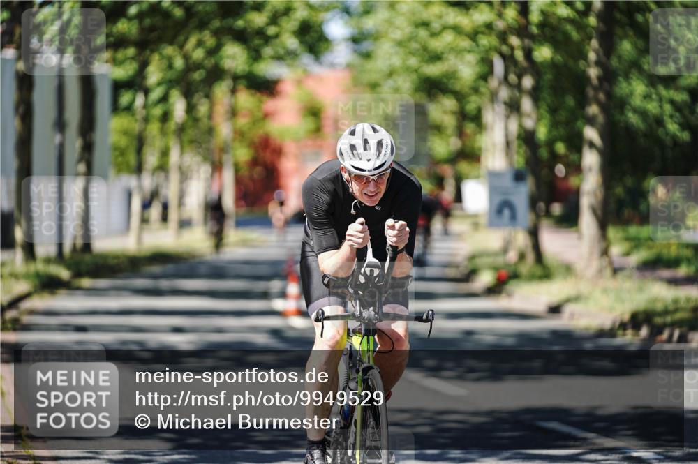 09.08.2026 - GEWOBA Citytriathlon Bremen Michael Burmester http://msf.ph/oto/9949529 09.08.2026 12:52:01 Radfahren 545, 582, 615, 717, 820, 867, 990 meine-sportfotos.de