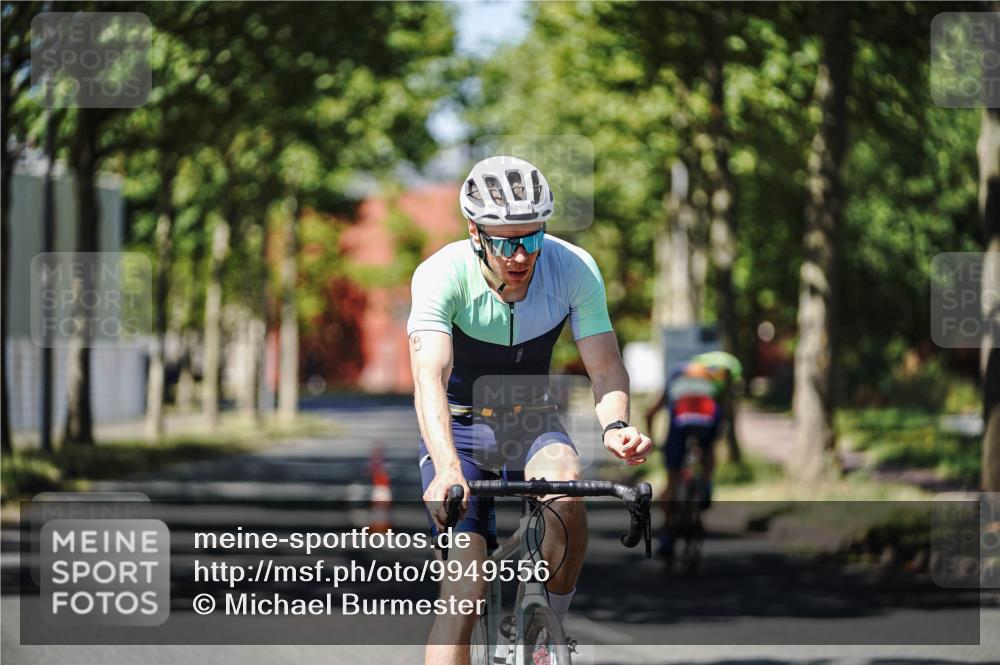 09.08.2026 - GEWOBA Citytriathlon Bremen Michael Burmester http://msf.ph/oto/9949556 09.08.2026 12:52:19 Radfahren 679, 682, 717, 750, 826, 979, 1130 meine-sportfotos.de