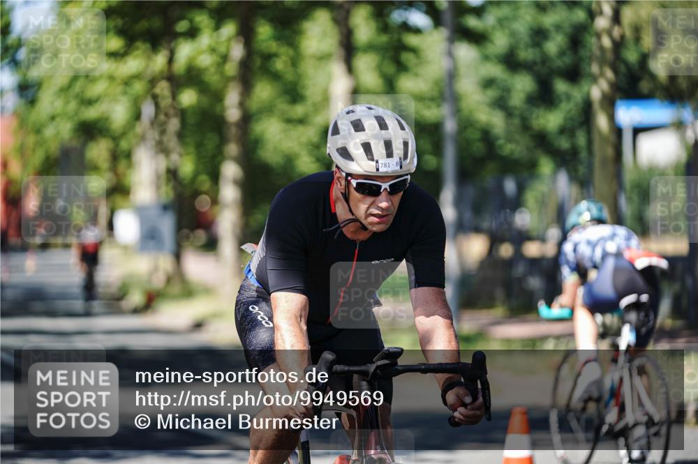 09.08.2026 - GEWOBA Citytriathlon Bremen Michael Burmester http://msf.ph/oto/9949569 09.08.2026 12:54:19 Radfahren 552, 566, 577, 639, 781, 788, 790, 792, 804, 846, 861, 864, 895, 1006 meine-sportfotos.de