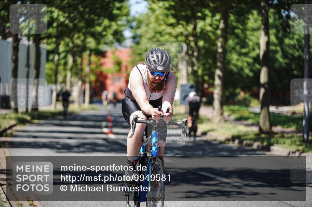 09.08.2026 - GEWOBA Citytriathlon Bremen Michael Burmester http://msf.ph/oto/9949581 09.08.2026 12:54:31 Radfahren 574, 639, 781, 812, 816, 864, 1127, 1142 meine-sportfotos.de