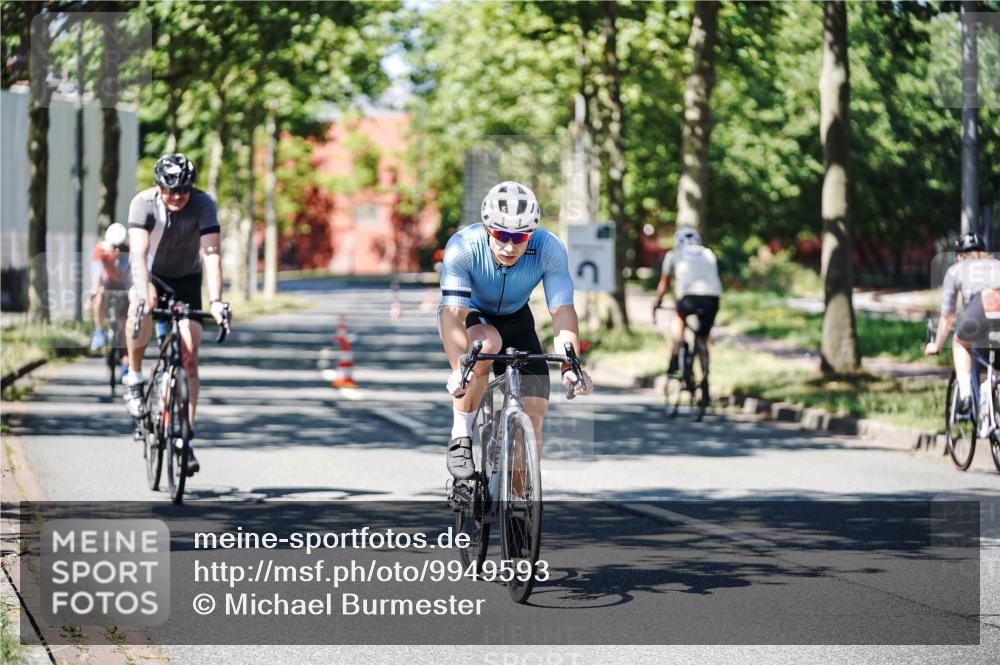 09.08.2026 - GEWOBA Citytriathlon Bremen Michael Burmester http://msf.ph/oto/9949593 09.08.2026 12:54:44 Radfahren 541, 596, 623, 695, 733, 744, 935, 1118, 1142 meine-sportfotos.de