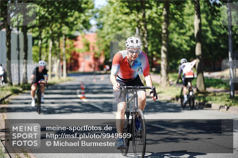 09.08.2026 - GEWOBA Citytriathlon Bremen Michael Burmester http://msf.ph/oto/9949599 09.08.2026 12:54:46 Radfahren 541, 596, 623, 695, 733, 744, 935, 1118, 1142 meine-sportfotos.de