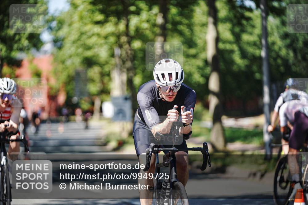 09.08.2026 - GEWOBA Citytriathlon Bremen Michael Burmester http://msf.ph/oto/9949725 09.08.2026 12:56:57 Radfahren 601, 620, 637, 696, 740, 767, 896, 1012 meine-sportfotos.de